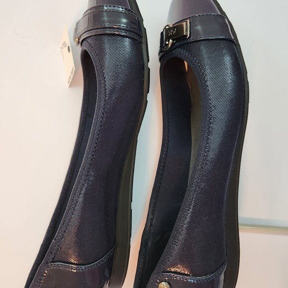 NWT -- Anne Klein Women's Navy Flat, Cushioned Insole, 8.5Wide, Flexible Sole - Picture 6 of 7